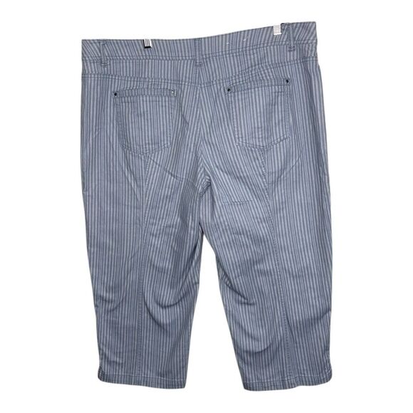 Style & Co Capri Pants Womens 16 Blue Striped Mid Rise Stretch Casual - Picture 5 of 5